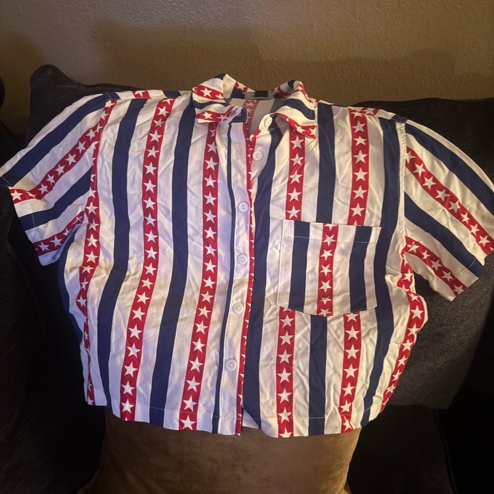 Patriotic cropped button up shirt
